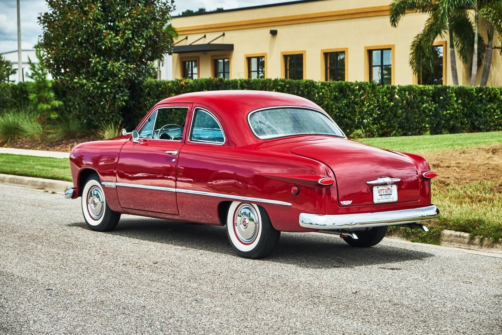 Ford-Business-Coupe-1949-2-Door-3