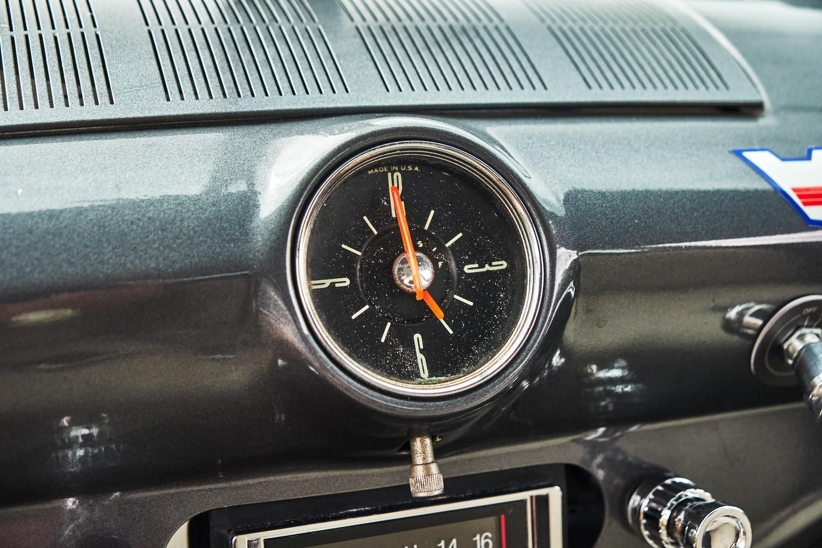 Ford-Business-Coupe-1949-2-Door-33