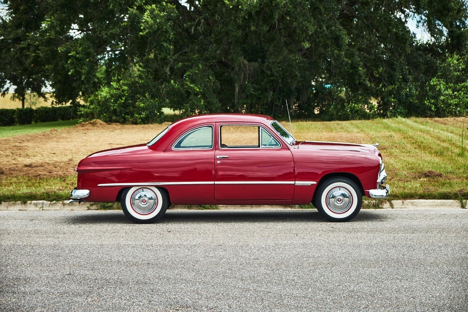 Ford-Business-Coupe-1949-2-Door-6