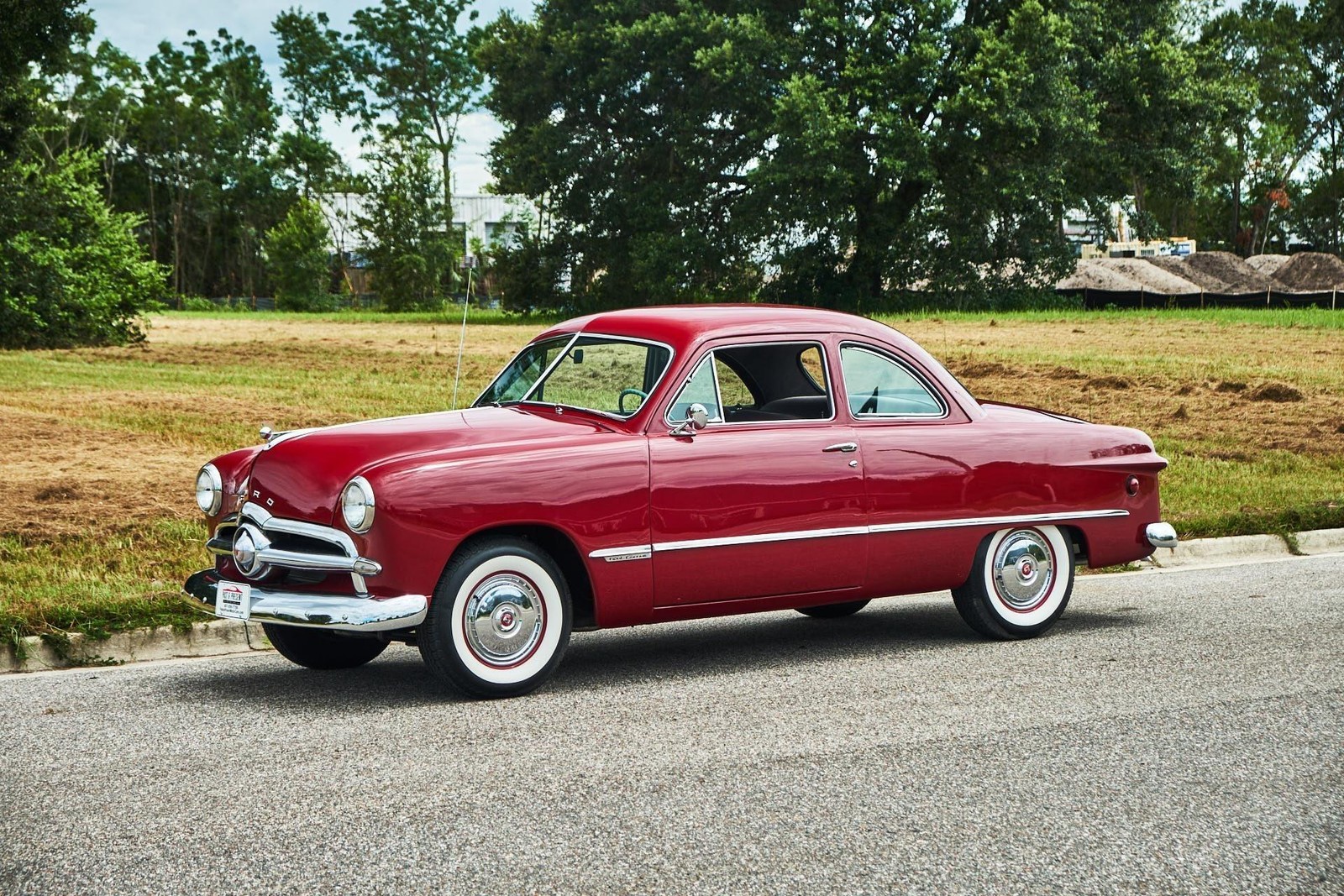 Ford-Business-Coupe-1949-2-Door
