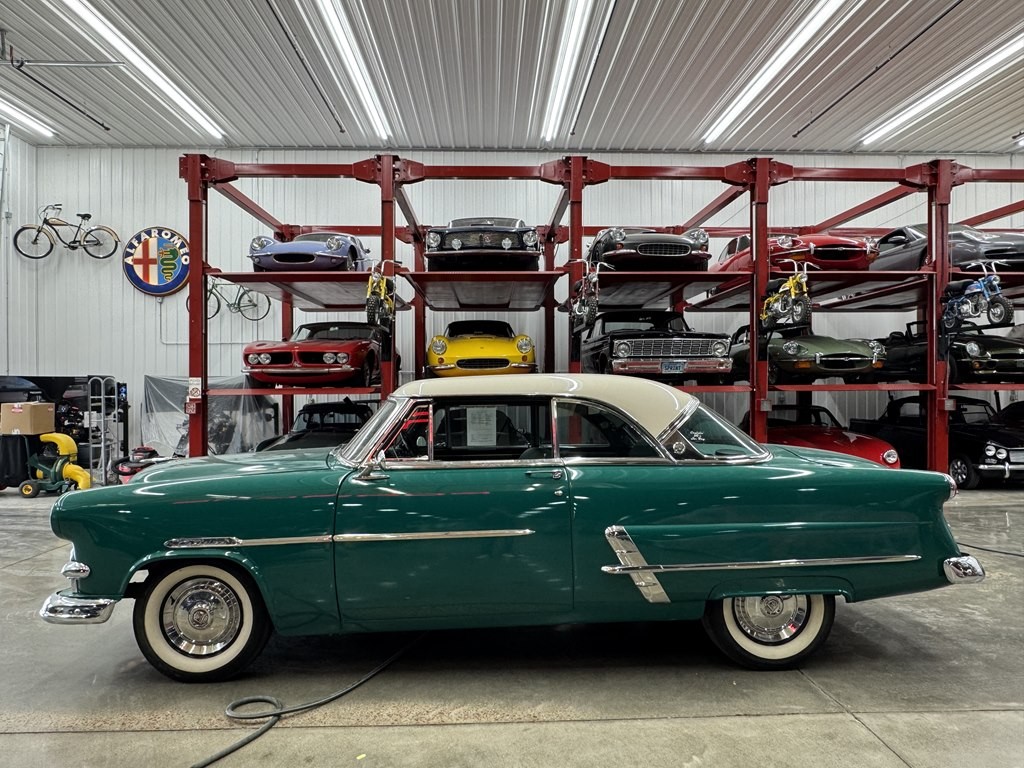 Ford-CRESTLINE-1953-1