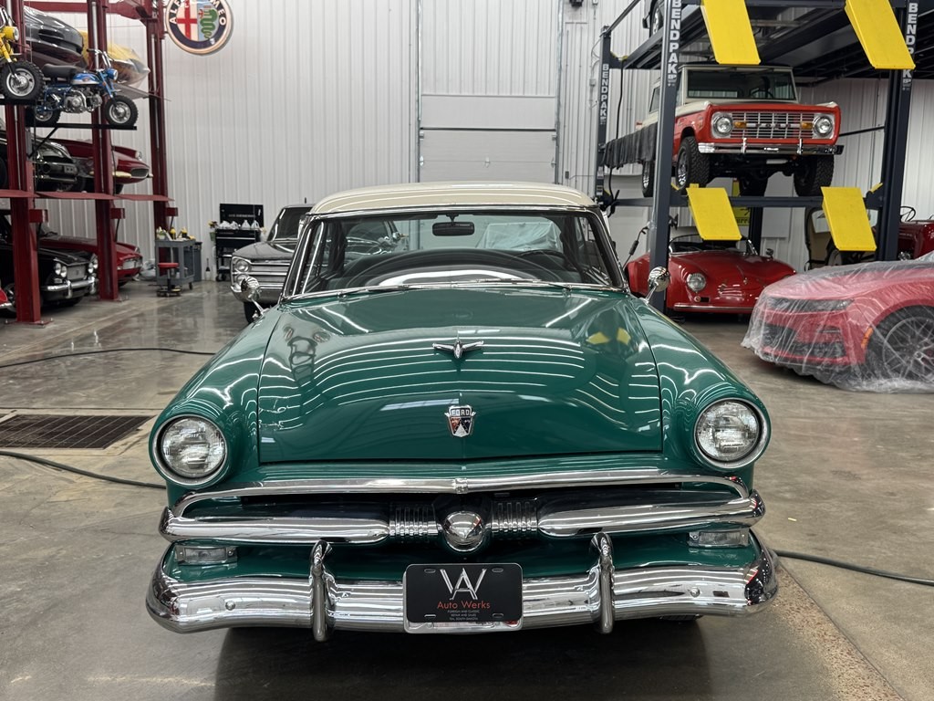 Ford-CRESTLINE-1953-2