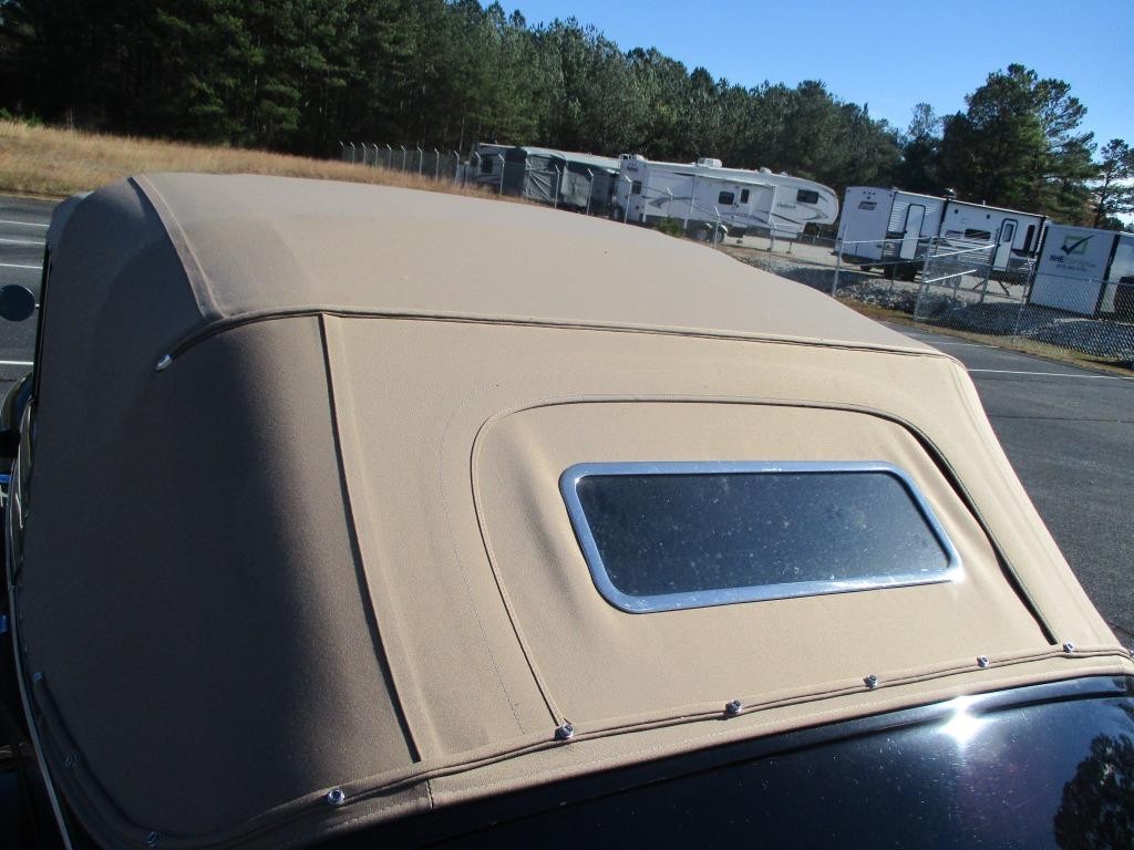 Ford-Cabriolet-Deluxe-Street-Rod-LS1-resto-mod-drivetrain-1939-15