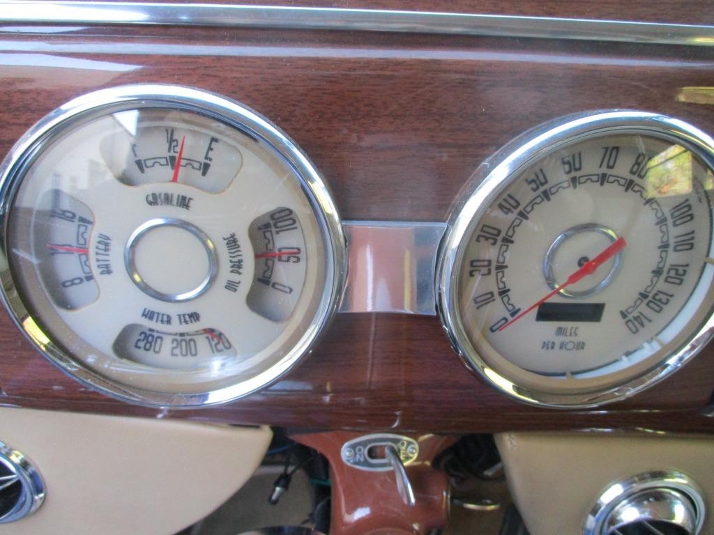 Ford-Cabriolet-Deluxe-Street-Rod-LS1-resto-mod-drivetrain-1939-33