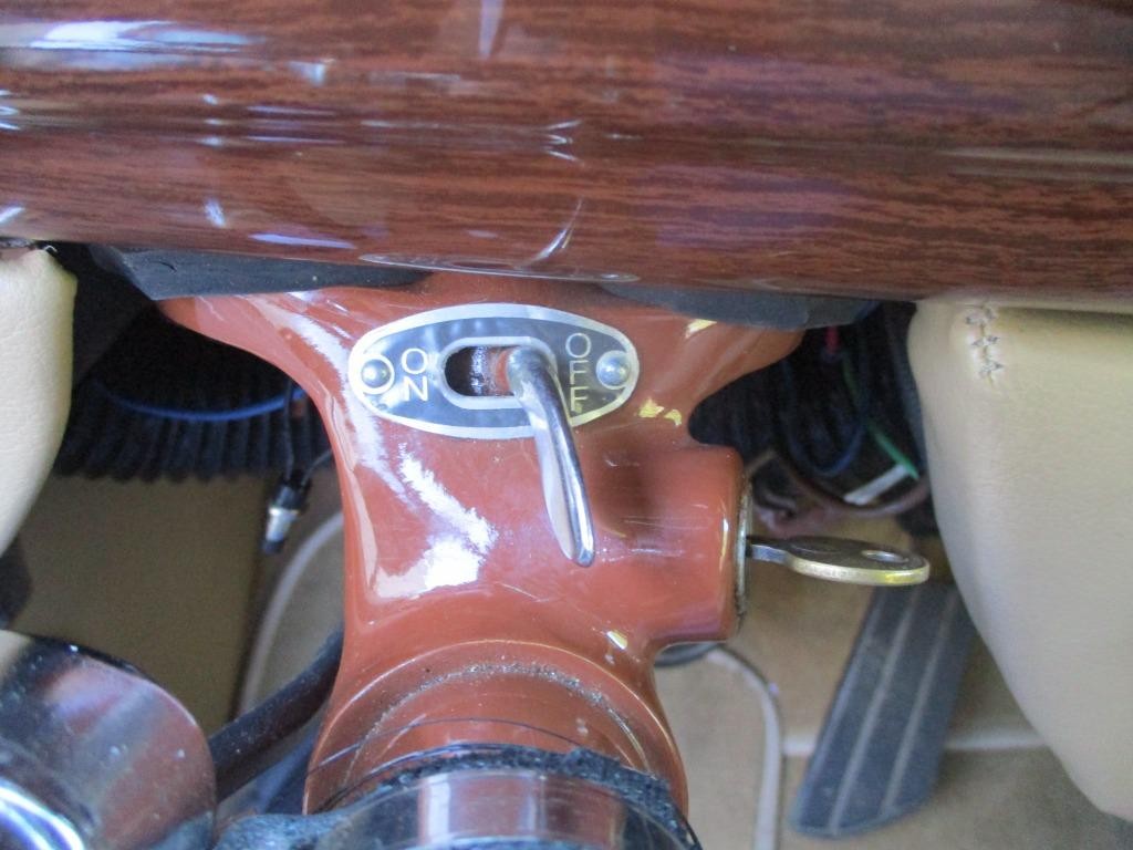 Ford-Cabriolet-Deluxe-Street-Rod-LS1-resto-mod-drivetrain-1939-35