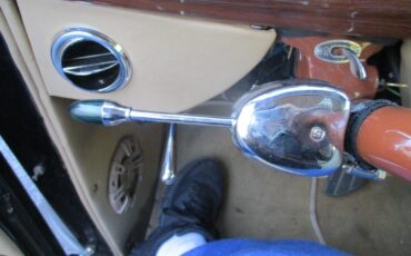 Ford-Cabriolet-Deluxe-Street-Rod-LS1-resto-mod-drivetrain-1939-36