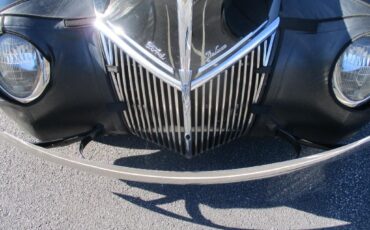 Ford-Cabriolet-Deluxe-Street-Rod-LS1-resto-mod-drivetrain-1939-8