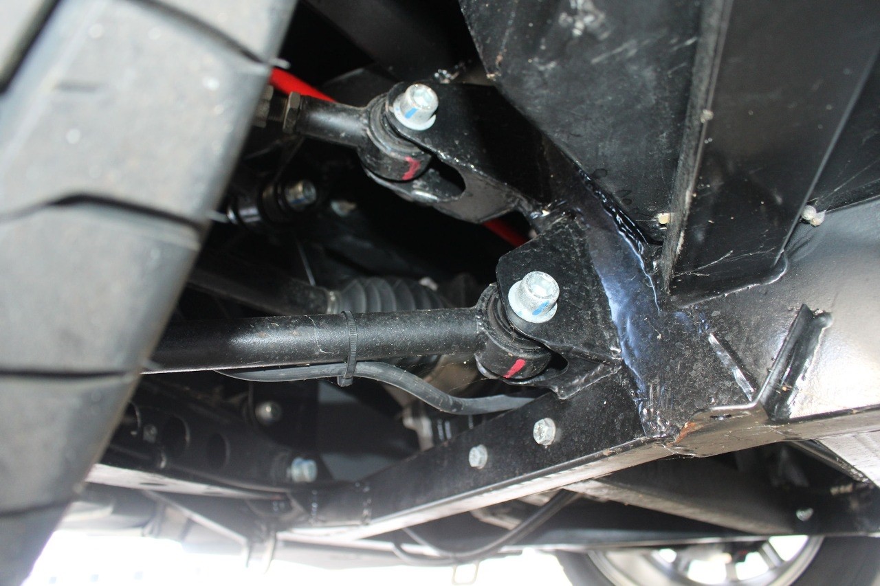 Ford-Cobra-1965-coupe-17