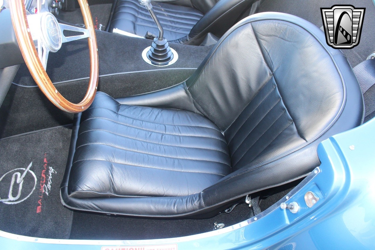 Ford-Cobra-1965-coupe-22