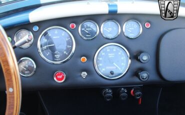 Ford-Cobra-1965-coupe-25