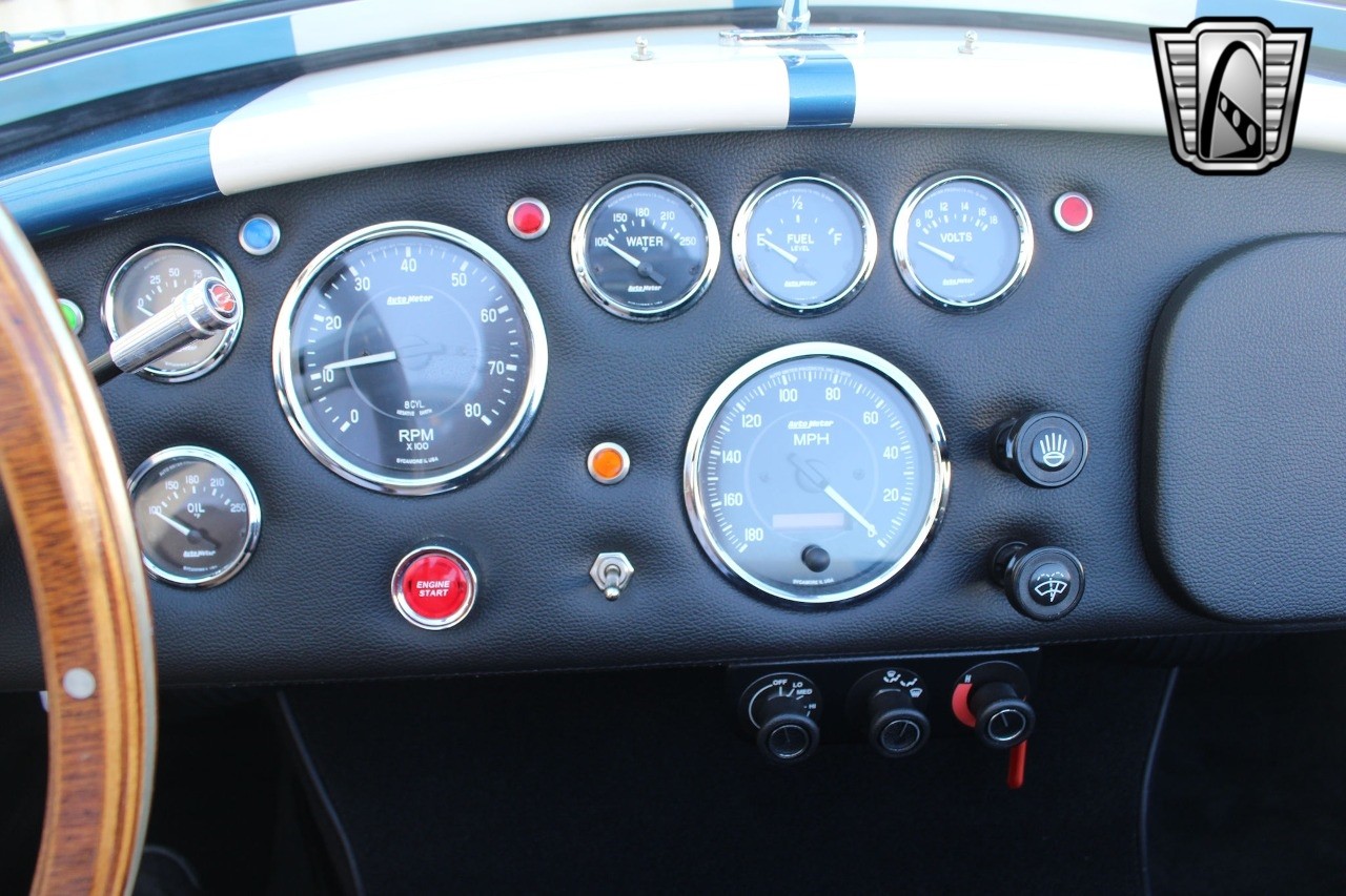 Ford-Cobra-1965-coupe-25