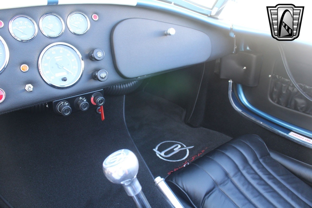 Ford-Cobra-1965-coupe-27