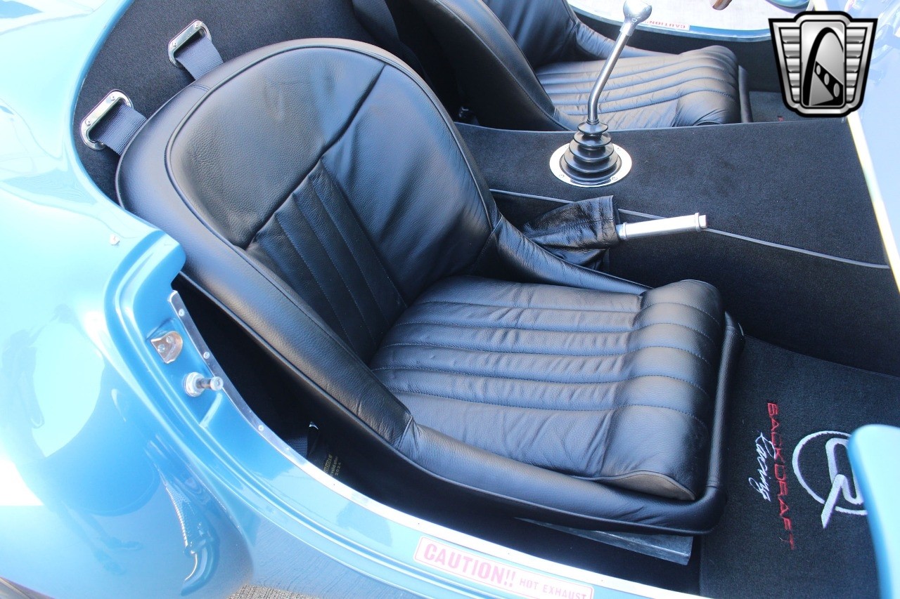 Ford-Cobra-1965-coupe-28