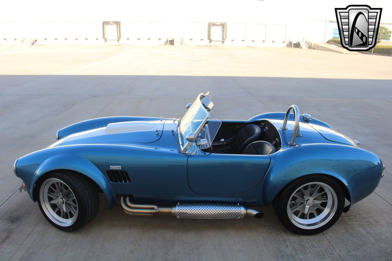 Ford-Cobra-1965-coupe-33