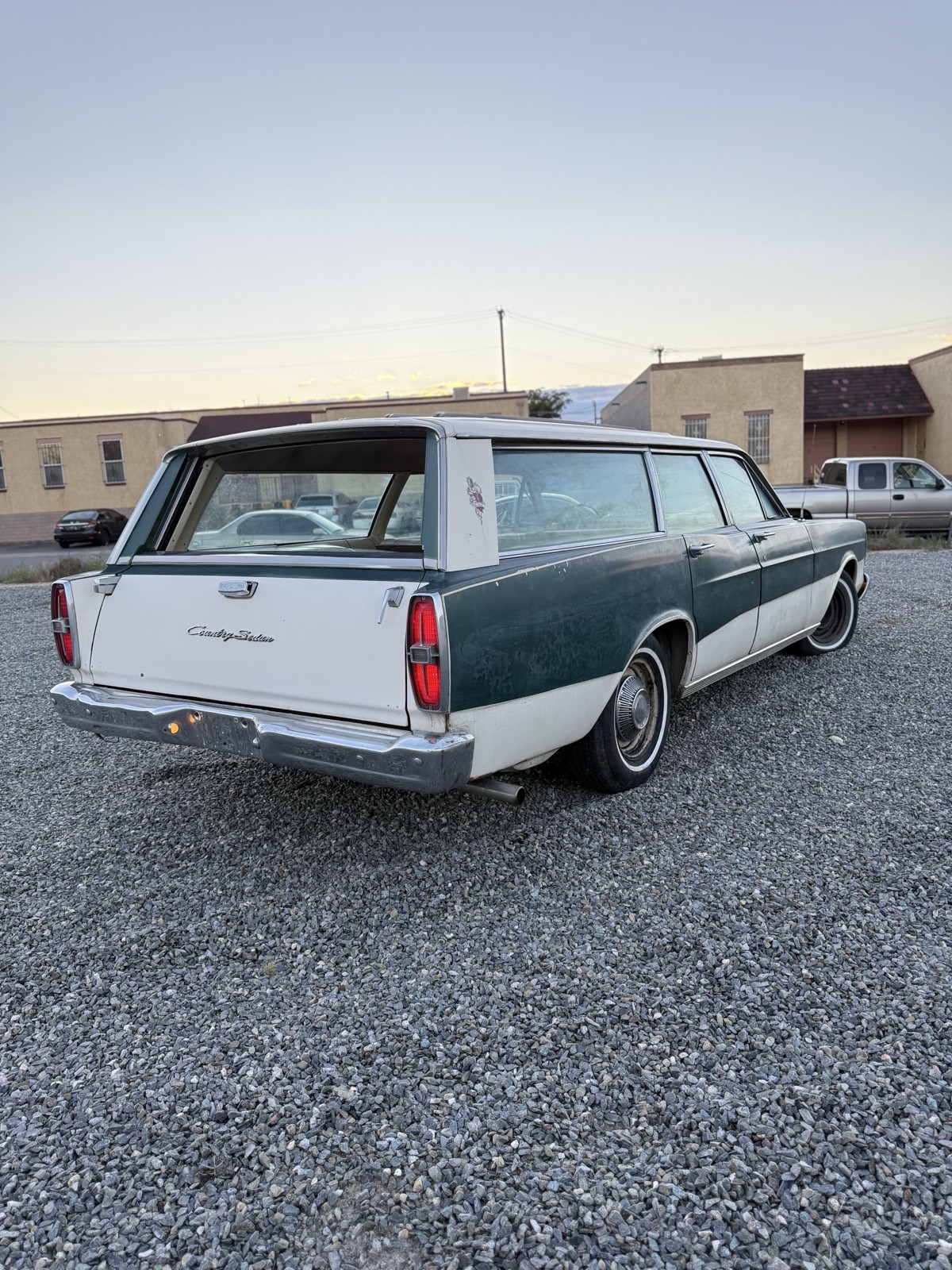 Ford-Country-1966-Sedan-11