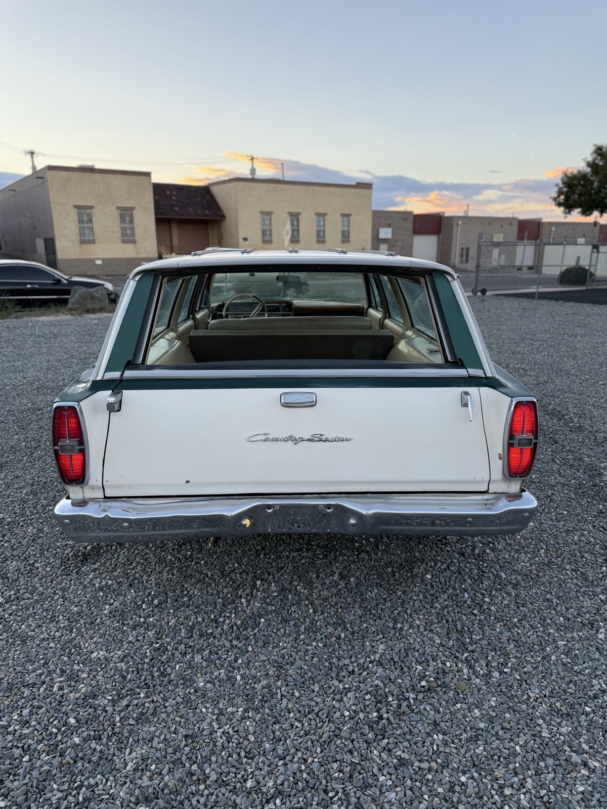 Ford-Country-1966-Sedan-12