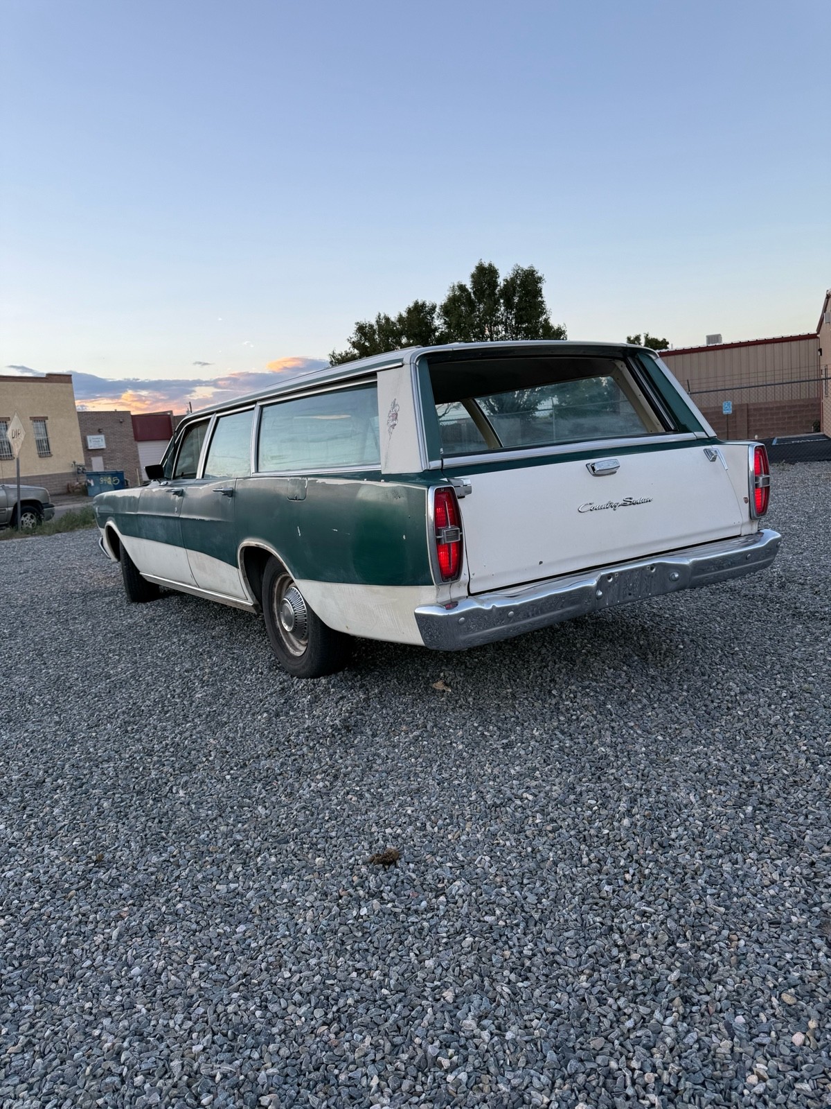 Ford-Country-1966-Sedan-13