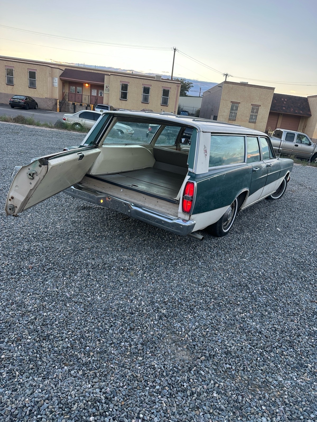 Ford-Country-1966-Sedan-17