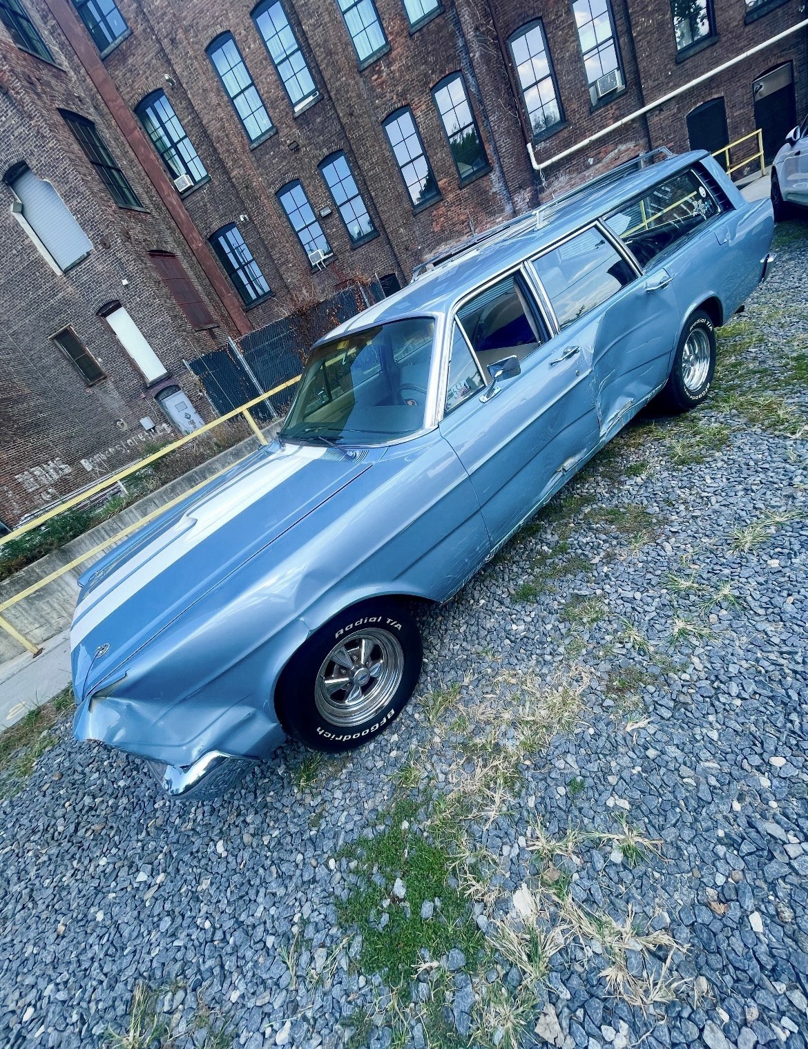 Ford-Country-Sedan-1966-station-wagon