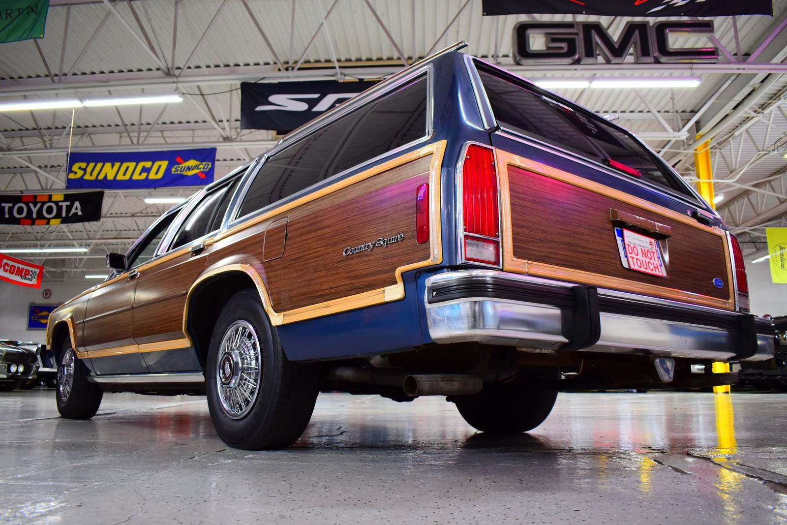 Ford-Country-Squire-1986-Wagon-14
