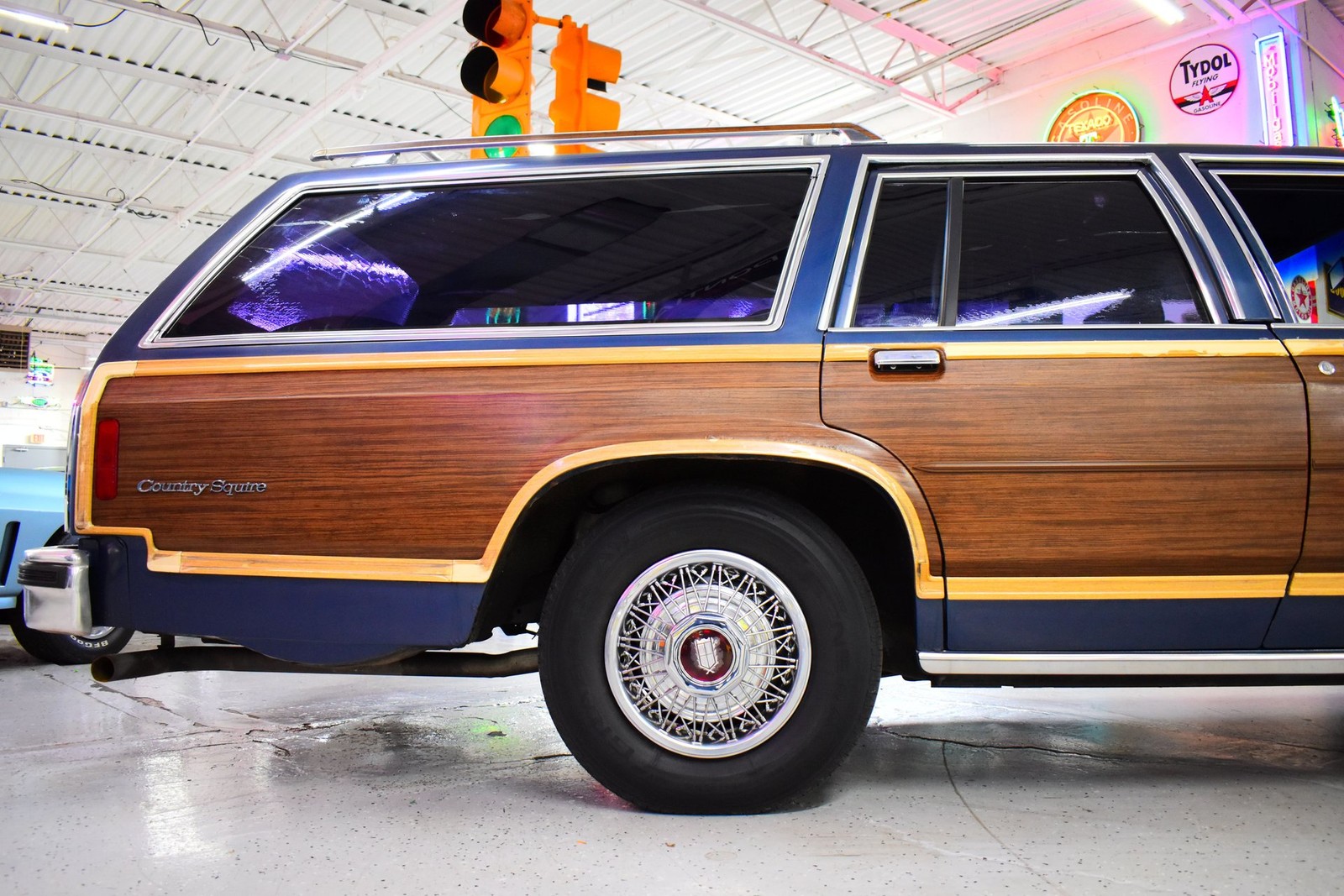 Ford-Country-Squire-1986-Wagon-6