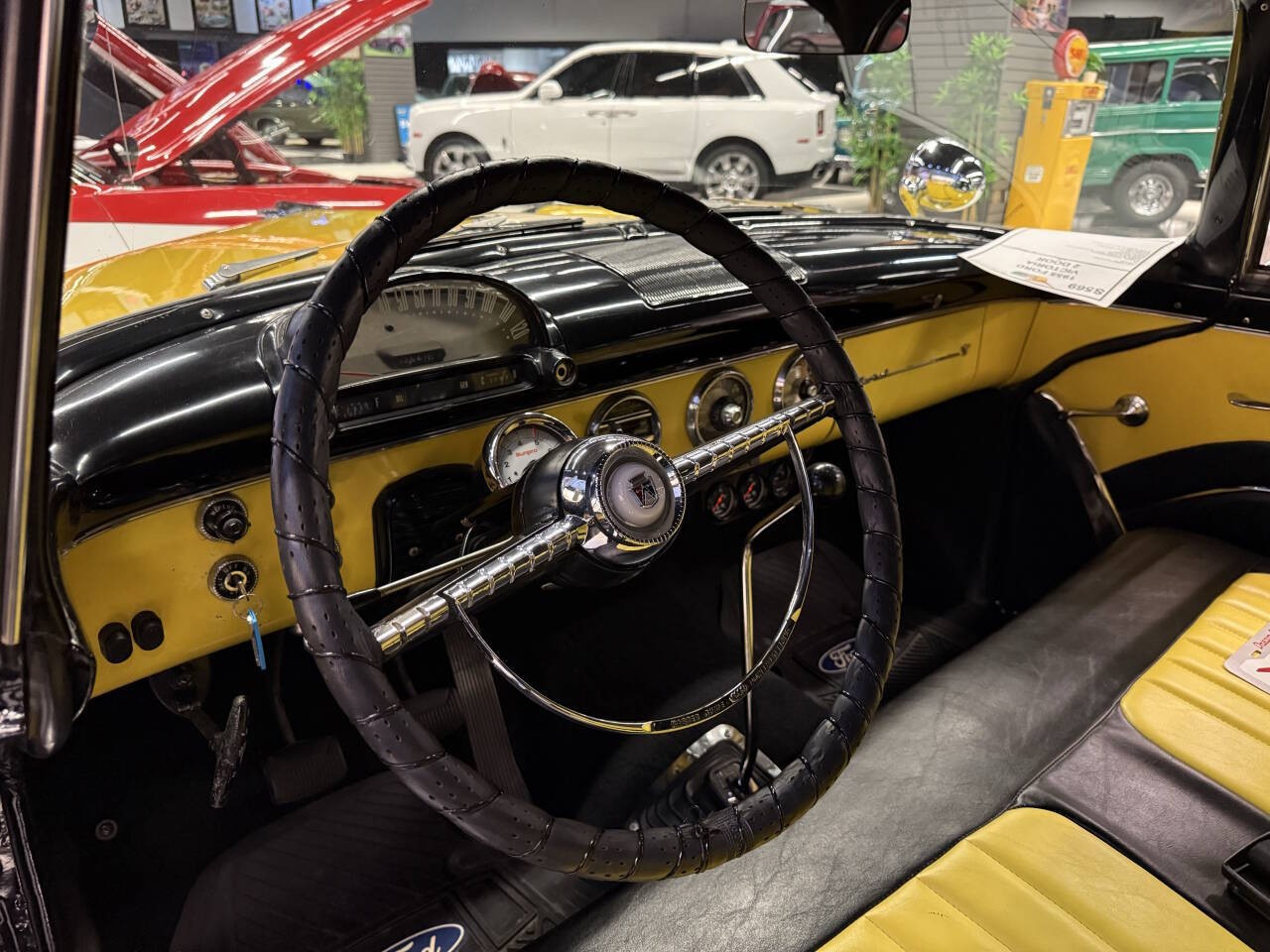 Ford-Crown-Victoria-1955-Coupe-13