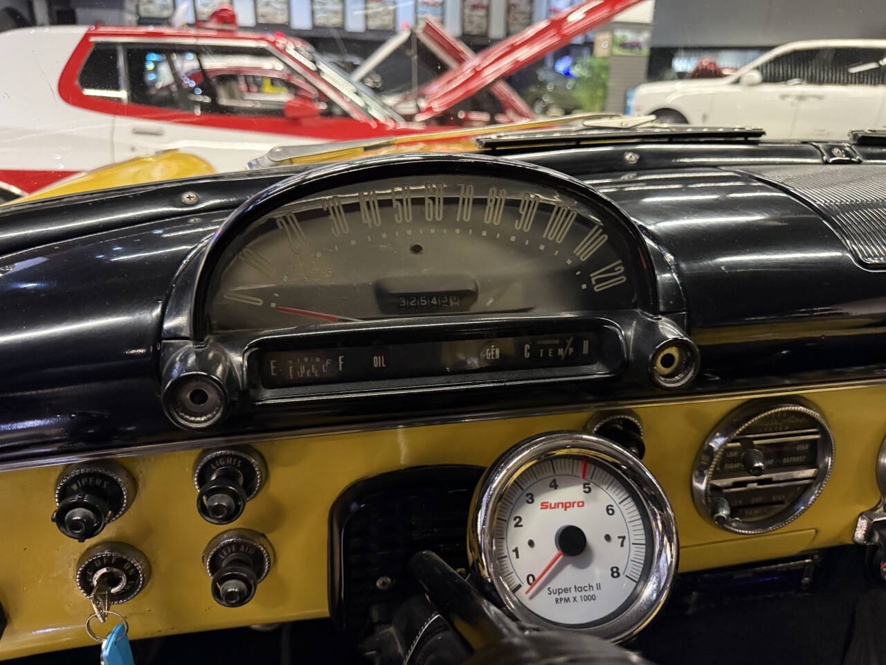 Ford-Crown-Victoria-1955-Coupe-16