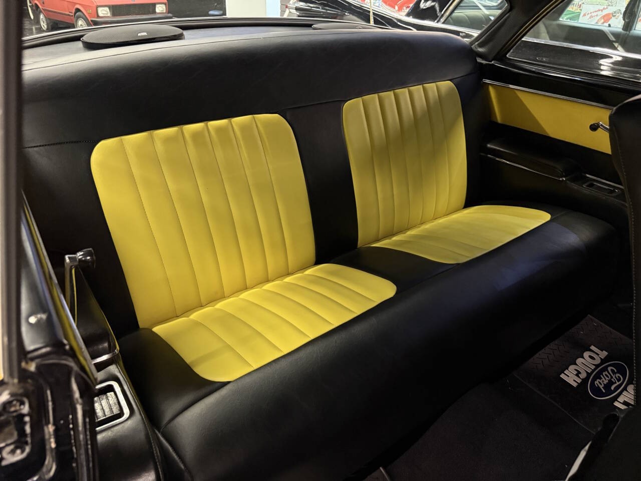 Ford-Crown-Victoria-1955-Coupe-17