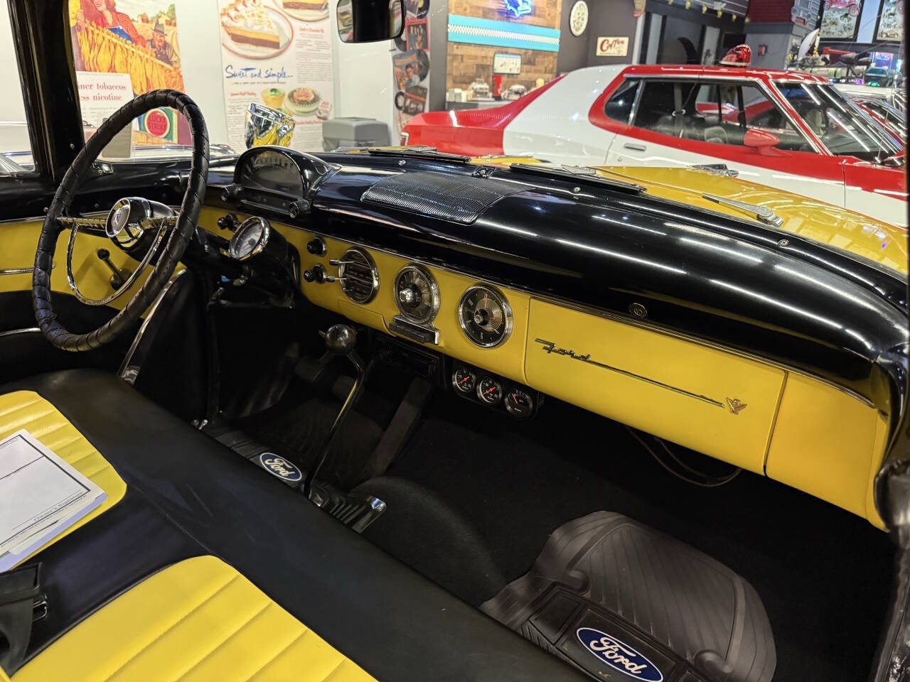 Ford-Crown-Victoria-1955-Coupe-19