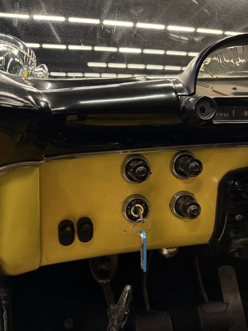 Ford-Crown-Victoria-1955-Coupe-24