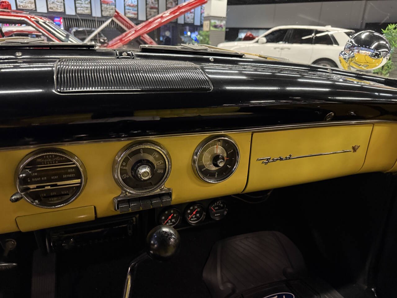 Ford-Crown-Victoria-1955-Coupe-28