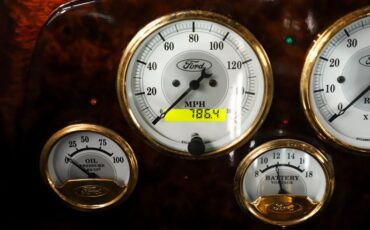 Ford-Custom-1933-Black-Gray-1