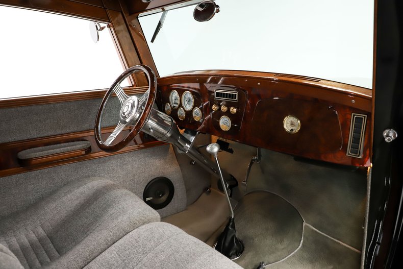 Ford-Custom-1933-Black-Gray-16