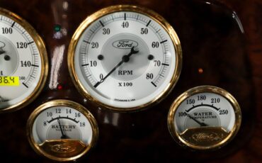 Ford-Custom-1933-Black-Gray-2