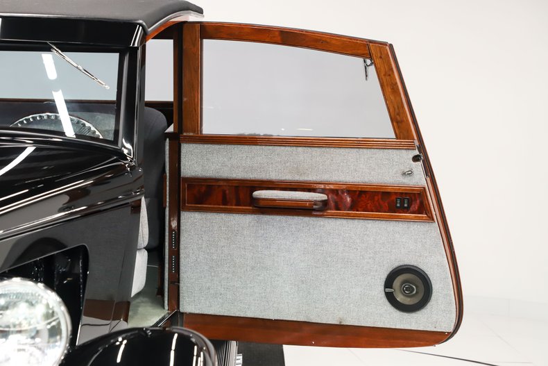 Ford-Custom-1933-Black-Gray-25