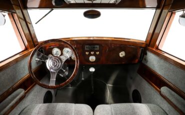 Ford-Custom-1933-Black-Gray-4