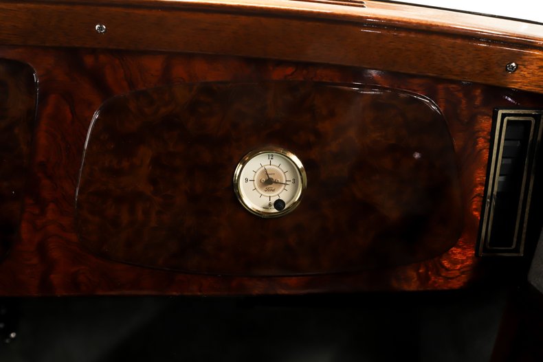 Ford-Custom-1933-Black-Gray-40