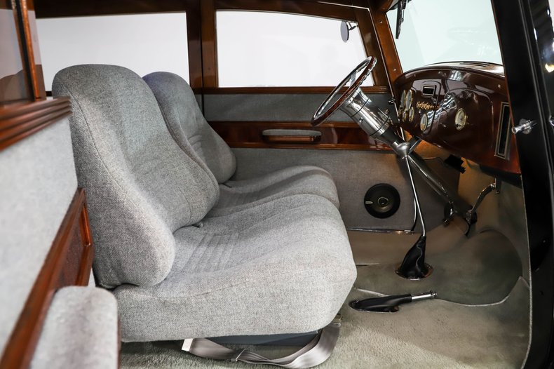 Ford-Custom-1933-Black-Gray-49