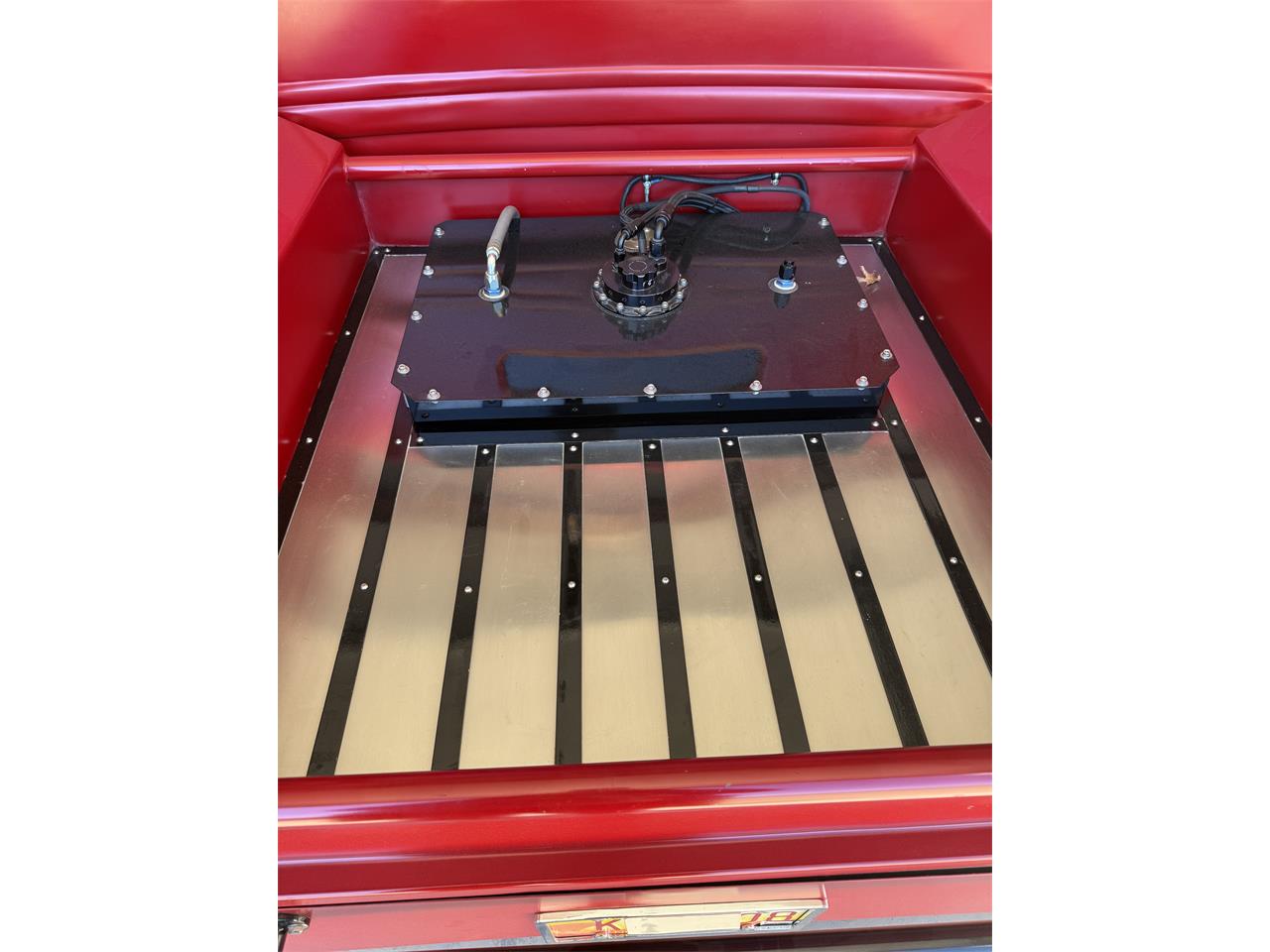 Ford-Custom-1933-Red-Red-and-black-5