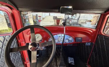 Ford-Custom-1933-Red-Red-and-black-9