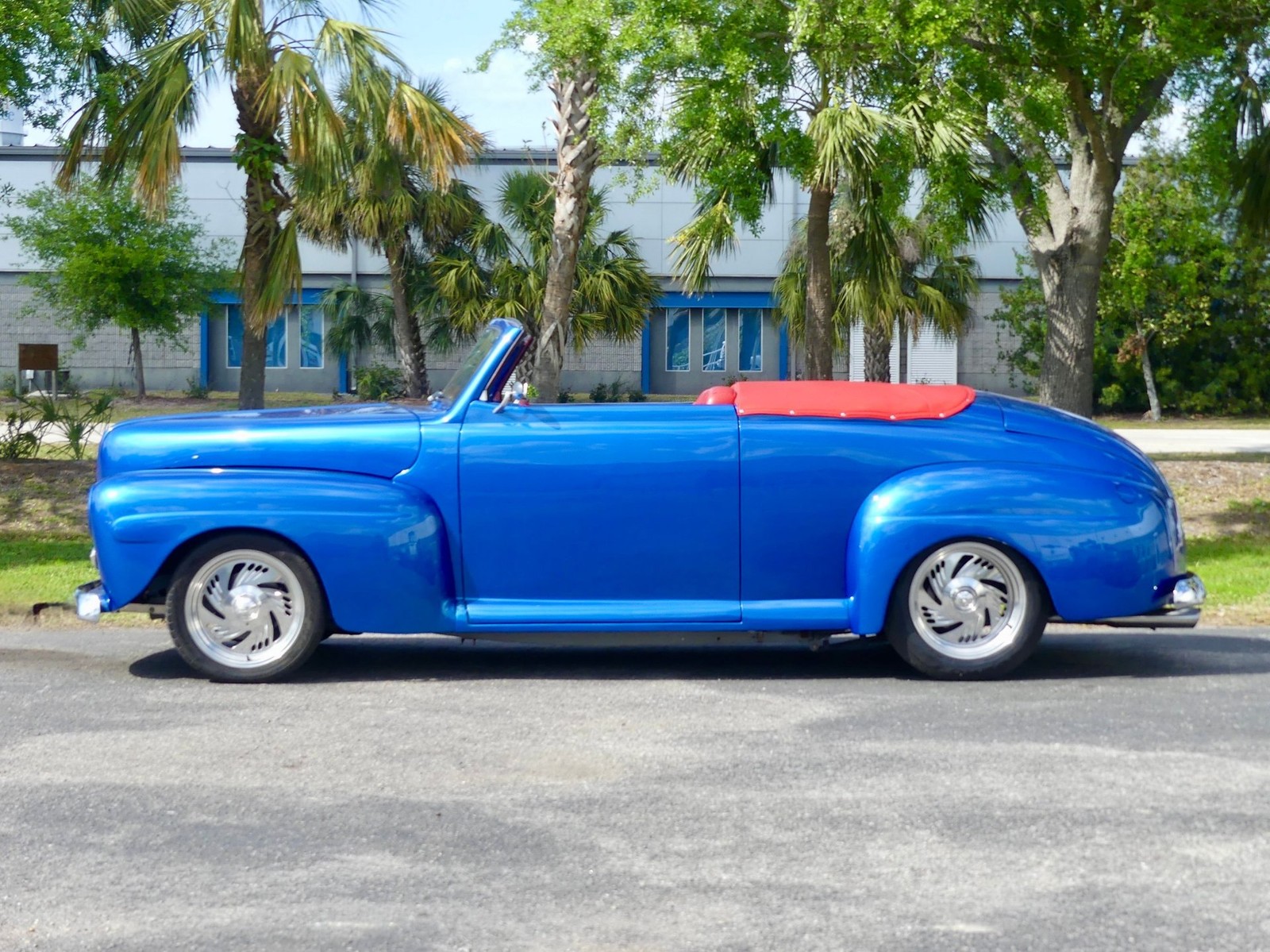 Ford-Custom-1948-Convertible-8