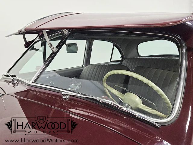 Ford-Custom-1950-Coupe-24