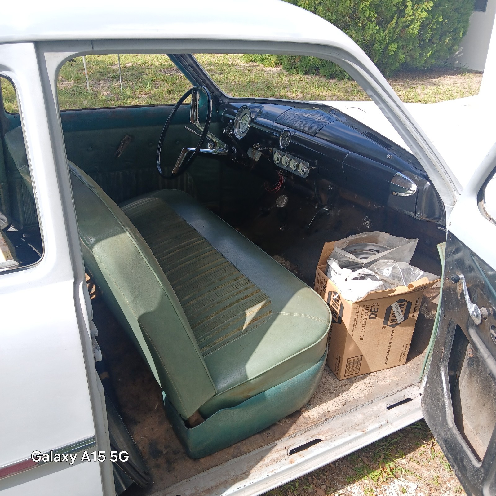 Ford-Custom-1951-Coupe-10