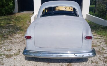 Ford-Custom-1951-Coupe-3