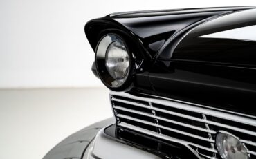 Ford-Custom-1957-Sedan-11