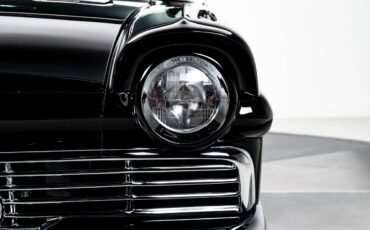 Ford-Custom-1957-Sedan-13