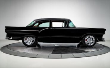 Ford-Custom-1957-Sedan-16