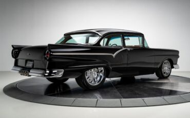 Ford-Custom-1957-Sedan-18
