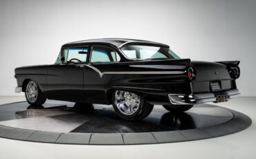 Ford-Custom-1957-Sedan-21