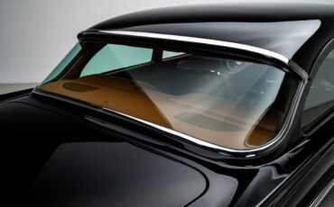 Ford-Custom-1957-Sedan-24